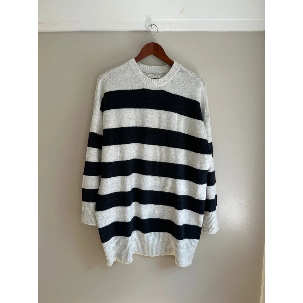American Eagle Striped Sweater Womens Small Gray Black EUC Oversized Tunic Knit